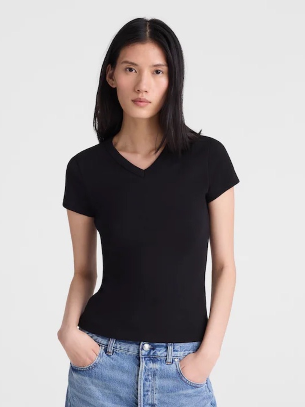 Madewell The '90s V-Neck Baby Tee in Compact Cotton